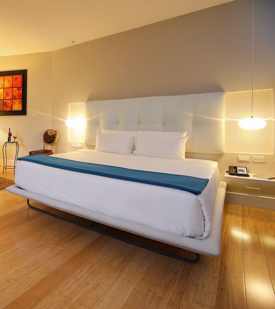 ทริป บาย วินด์แฮม กูเอนกา ซาอีร์ Hotel กูเอ็งกา ภายนอก รูปภาพ